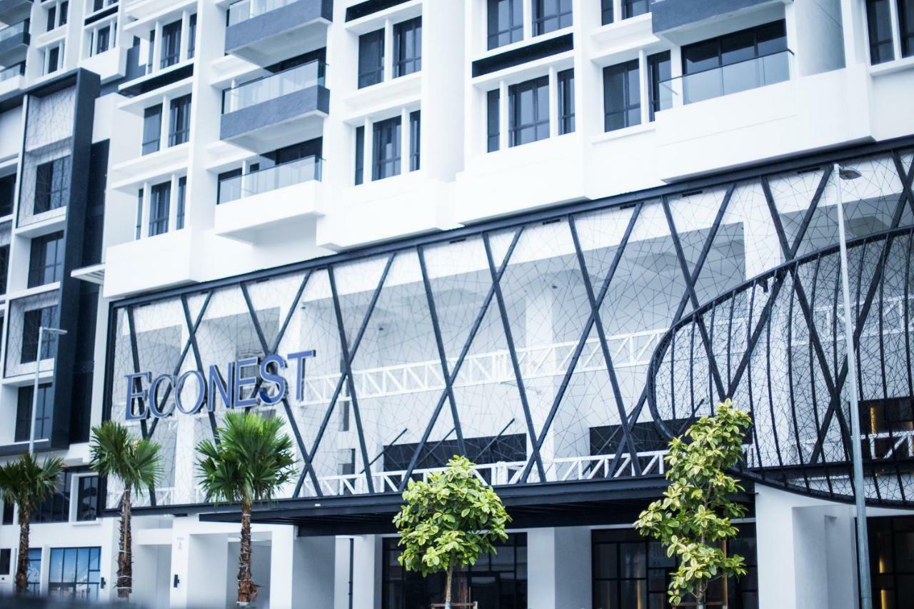 Econest Apartment By The One - Educity Nusajaya นุสาจายา ภายนอก รูปภาพ